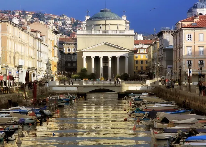 Piazza Unita D'italia - Free Wifi Triëst